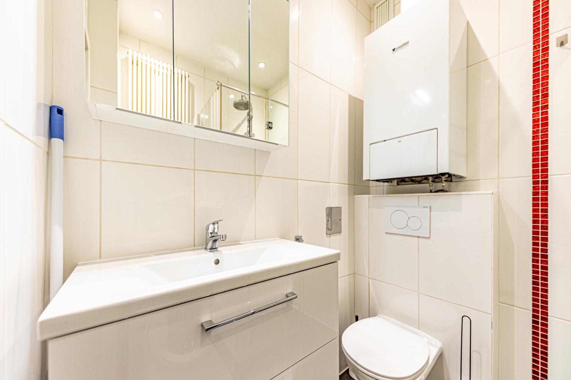 Central Hub Close To Main Station By Jr City Apartments Вена Номер фото